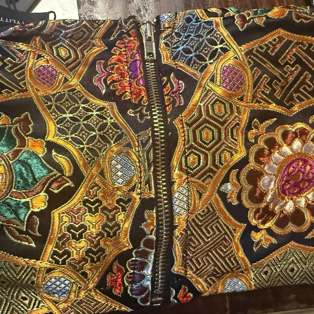 PrettyLittleThing Multicolor Patterned Crop Top L… - image 3